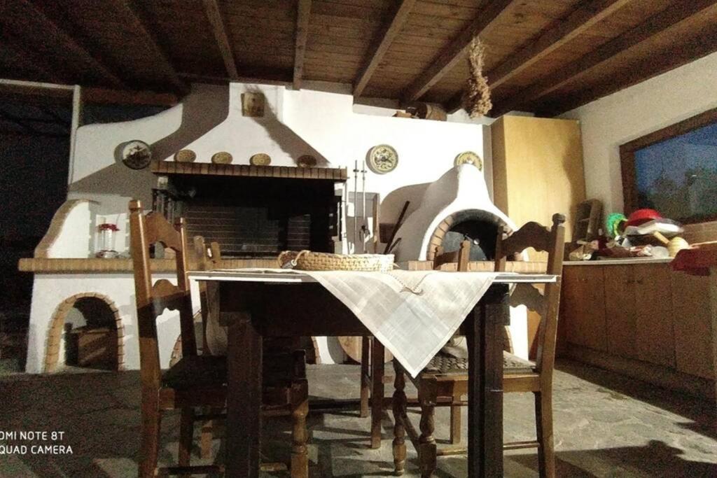 Αρχοντικο Στουσ Προποδεσ Του Ορουσ Διρφυσ Villa Loutsa  Eksteriør bilde